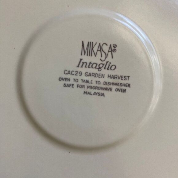 Mikasa Intaglio CAC29 Garden Harvest Classic Large Size Serving Platter, 14.25"D - Picture 4 of 4